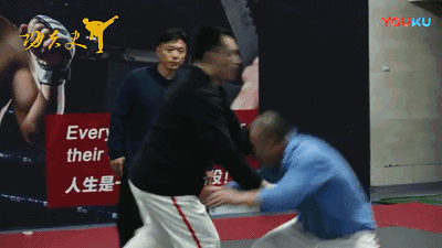 摔倒算什么事故_摔跤规则如何算摔倒_摔倒摔跤算规则游戏吗