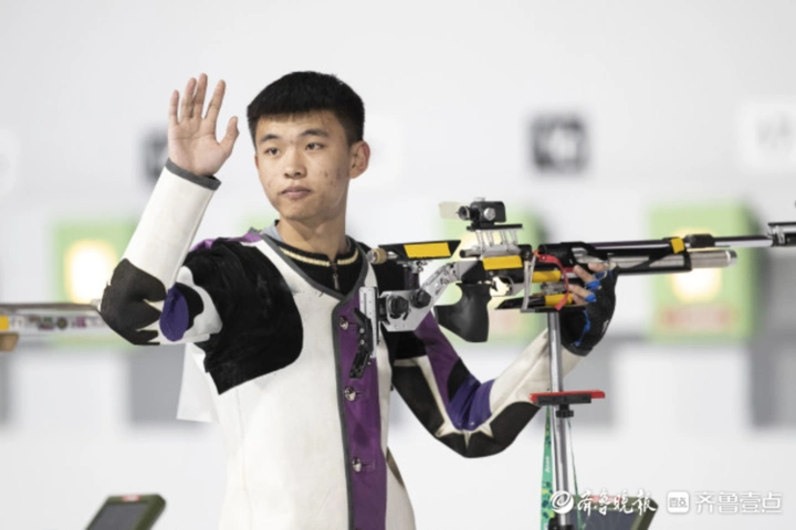 武汉击剑比赛_武汉十一届运动会击剑冠军_2021武汉击剑公开赛
