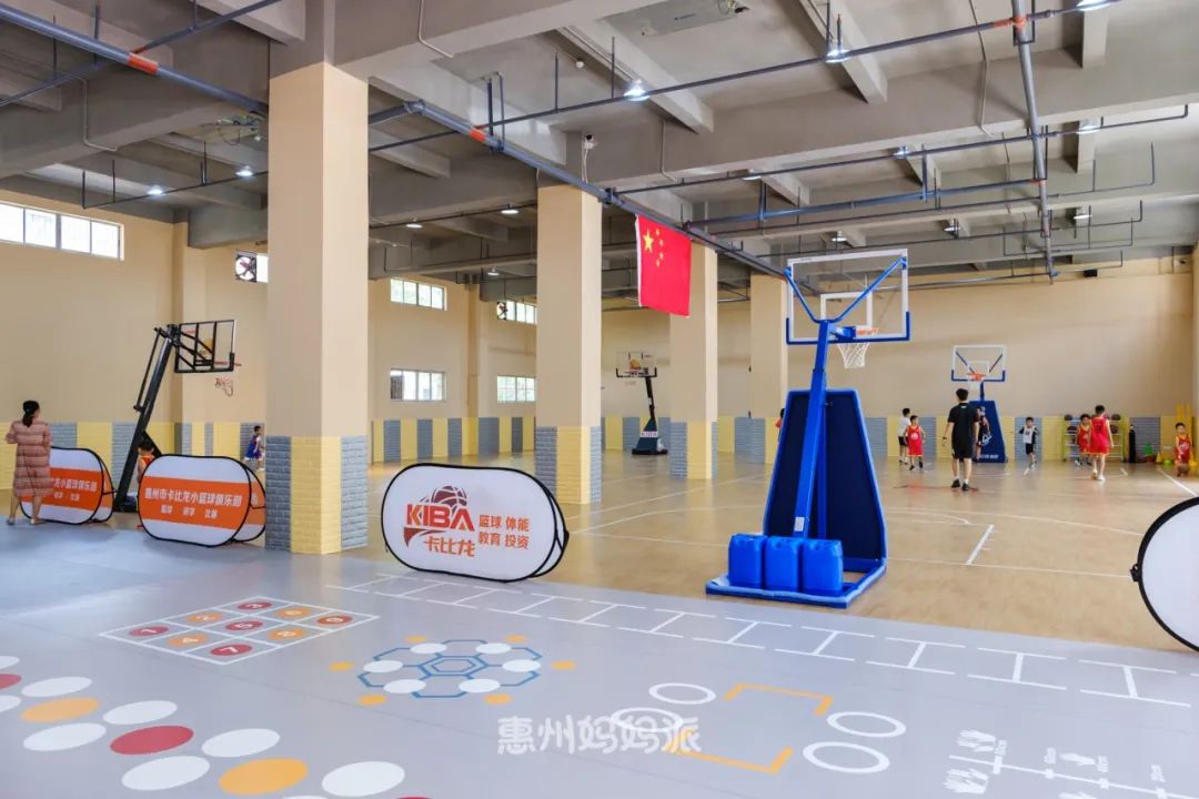 少儿篮球场地规则要求图片_少儿篮球场效果图_少儿篮球场地尺寸图