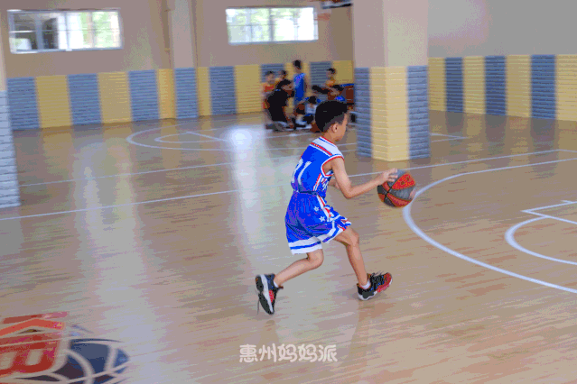 少儿篮球场地规则要求图片_少儿篮球场地尺寸图_少儿篮球场效果图