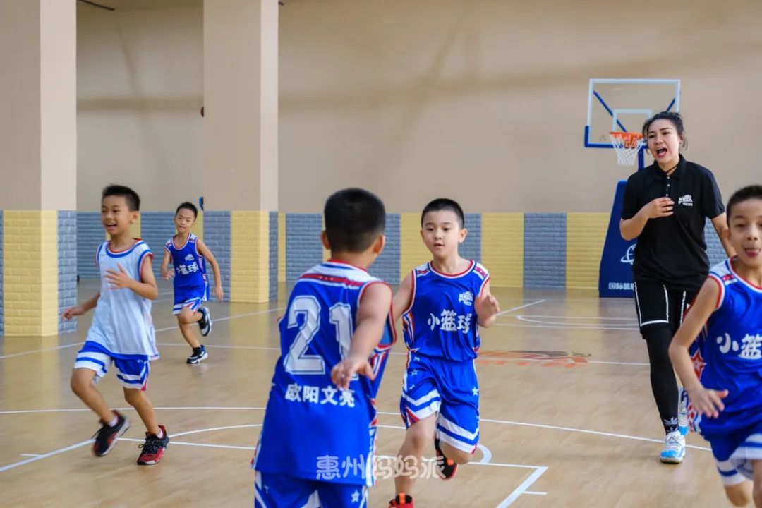 少儿篮球场地规则要求图片_少儿篮球场地尺寸图_少儿篮球场效果图