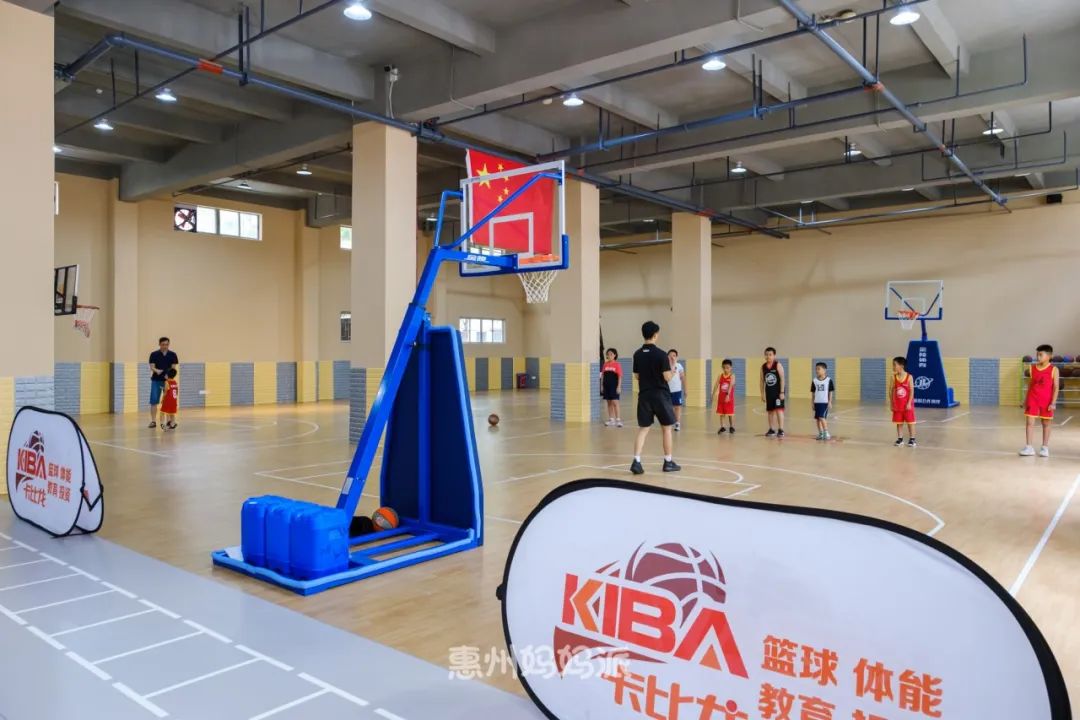 少儿篮球场效果图_少儿篮球场地尺寸图_少儿篮球场地规则要求图片
