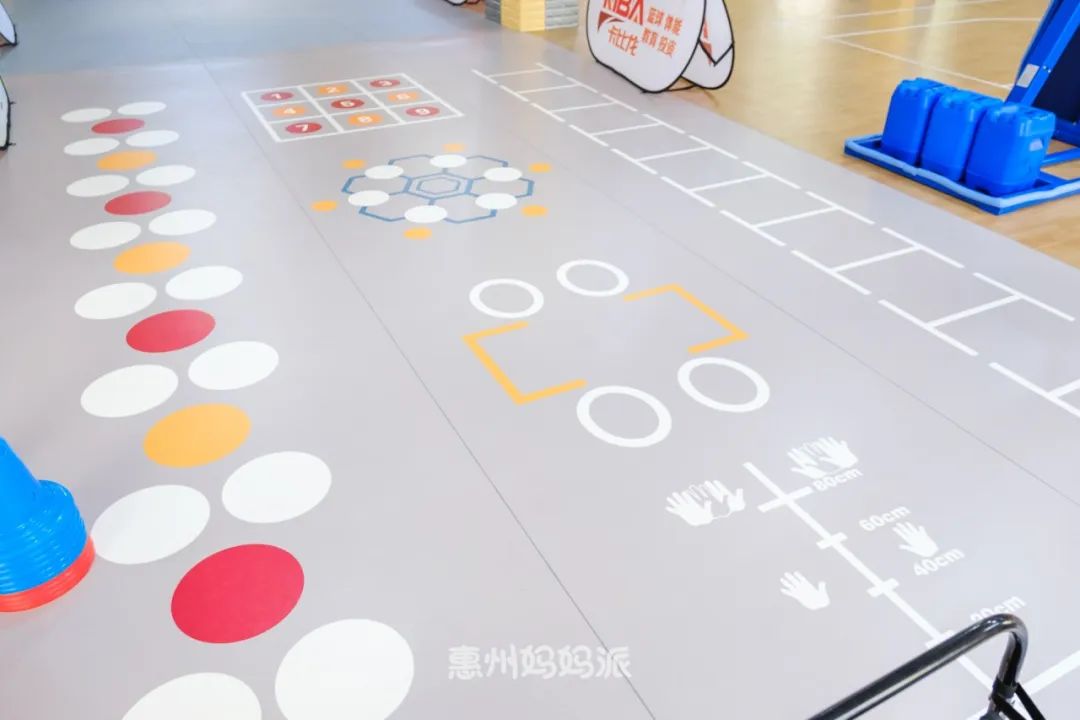 少儿篮球场效果图_少儿篮球场地规则要求图片_少儿篮球场地尺寸图