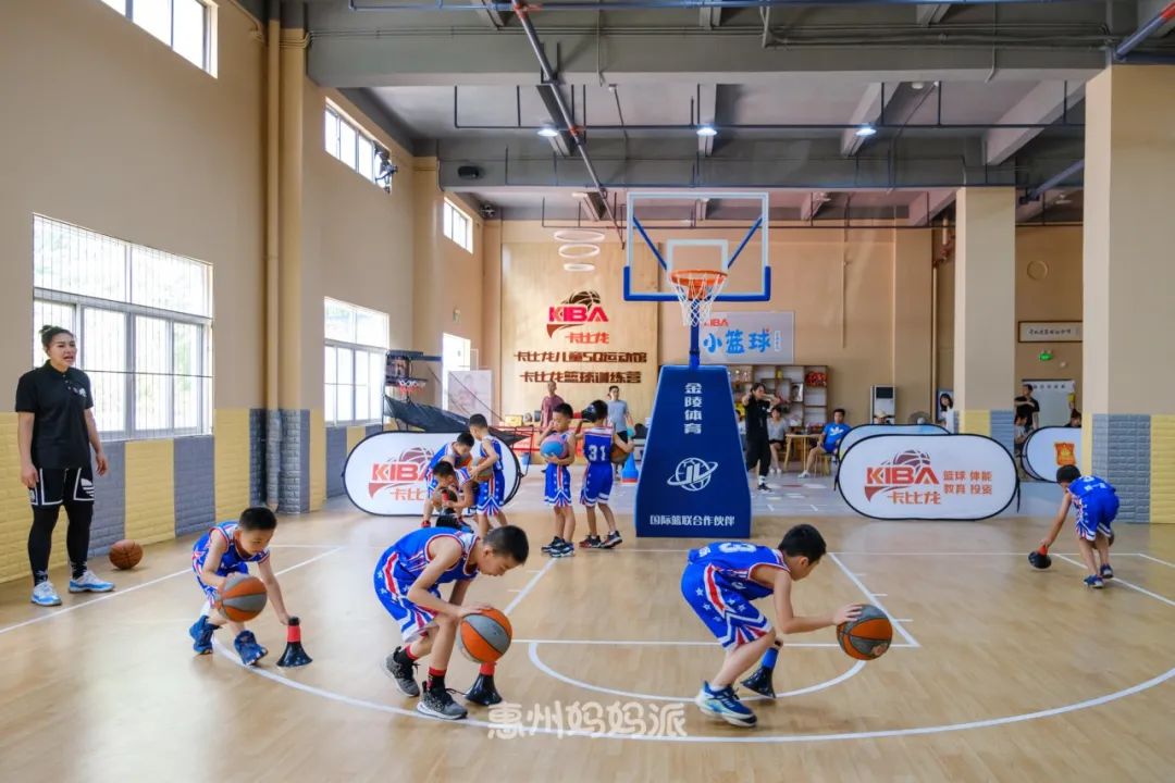 少儿篮球场效果图_少儿篮球场地尺寸图_少儿篮球场地规则要求图片