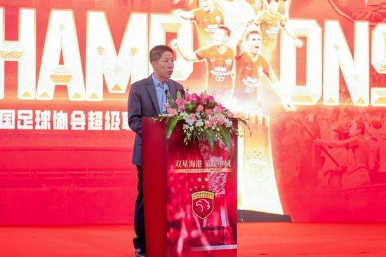 上海海港足球俱乐部拿过冠军吗_上海海港足球队_上海海港足球俱乐部队员