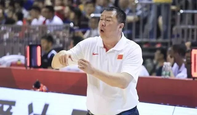 第一届国际篮球赛冠军是谁_篮球冠军赛是什么意思_篮球世界大赛冠军