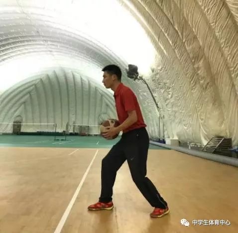 点球篮球规则犯规打几次_打篮球犯规点球规则_篮球点球的规则