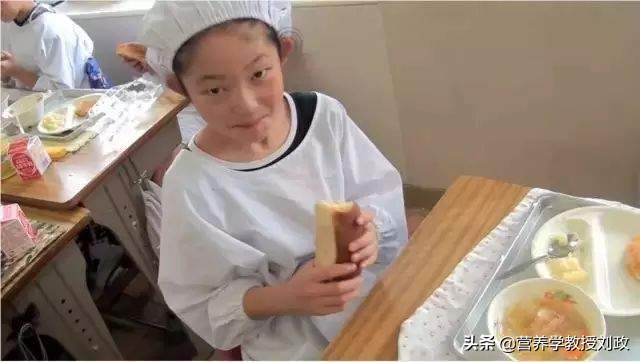 营养餐中央厨房_央厨营养餐意义_中央厨房营养标准菜单